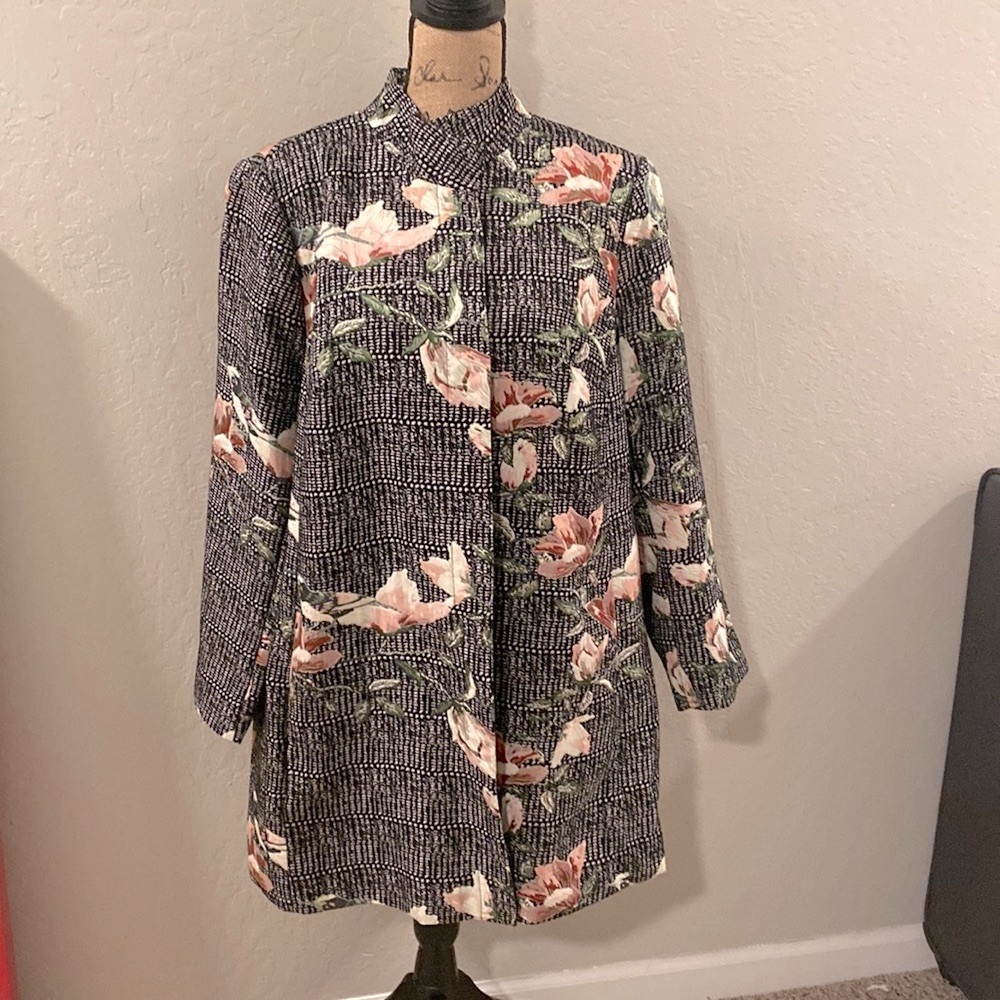 Worn once. EUC. Dress up any outfit!